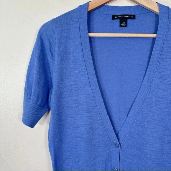 Banana Republic Womens Size Medium Vneck Button Short Sleeve Blue Cardigan - Picture 6 of 14